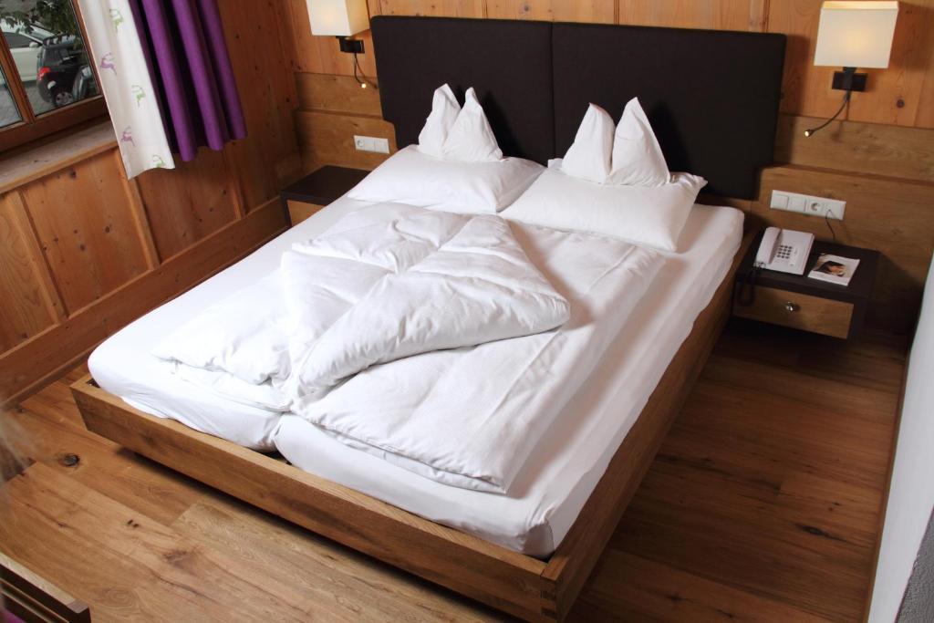 Hotel Kirchenwirt Kirchberg in Tirol Szoba fotó